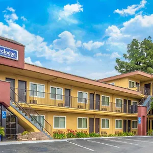 Travelodge By Wyndham Burbank-glendale Burbank